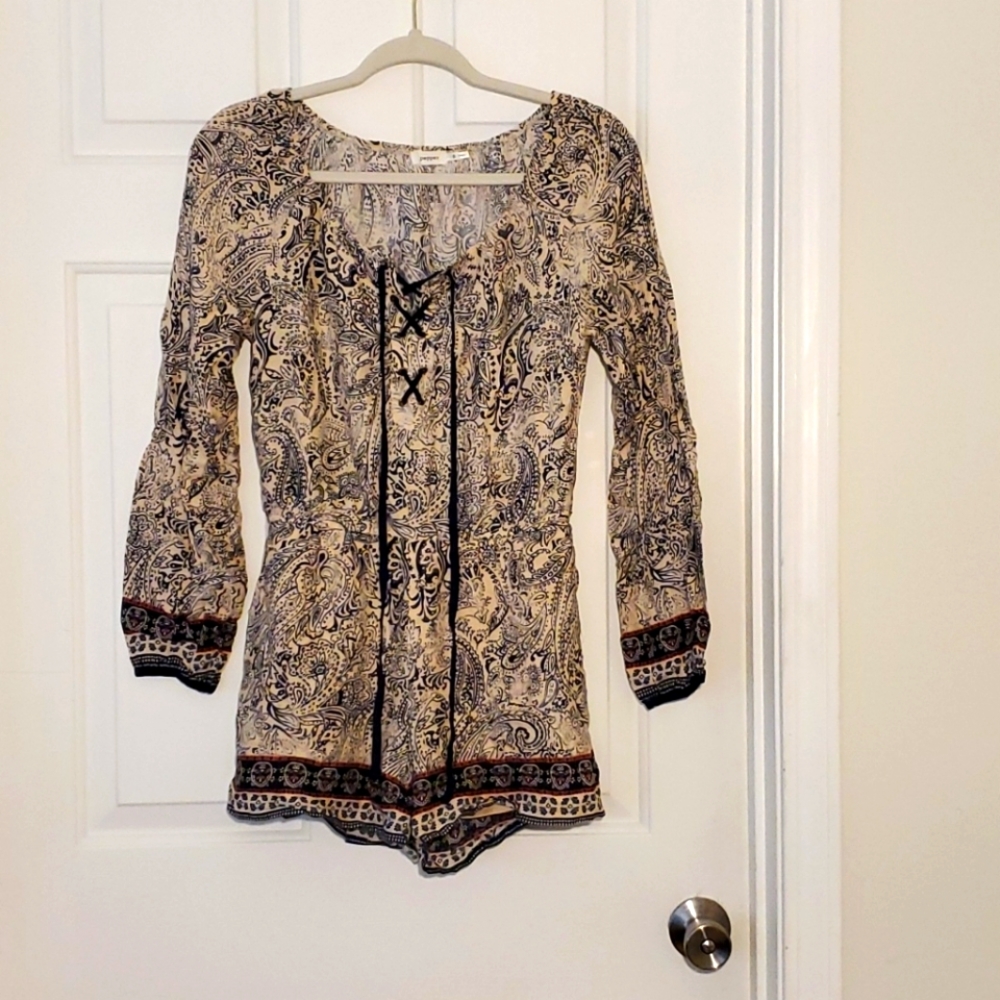 29"long. 15"wide,Worn once! Excellent Condition.